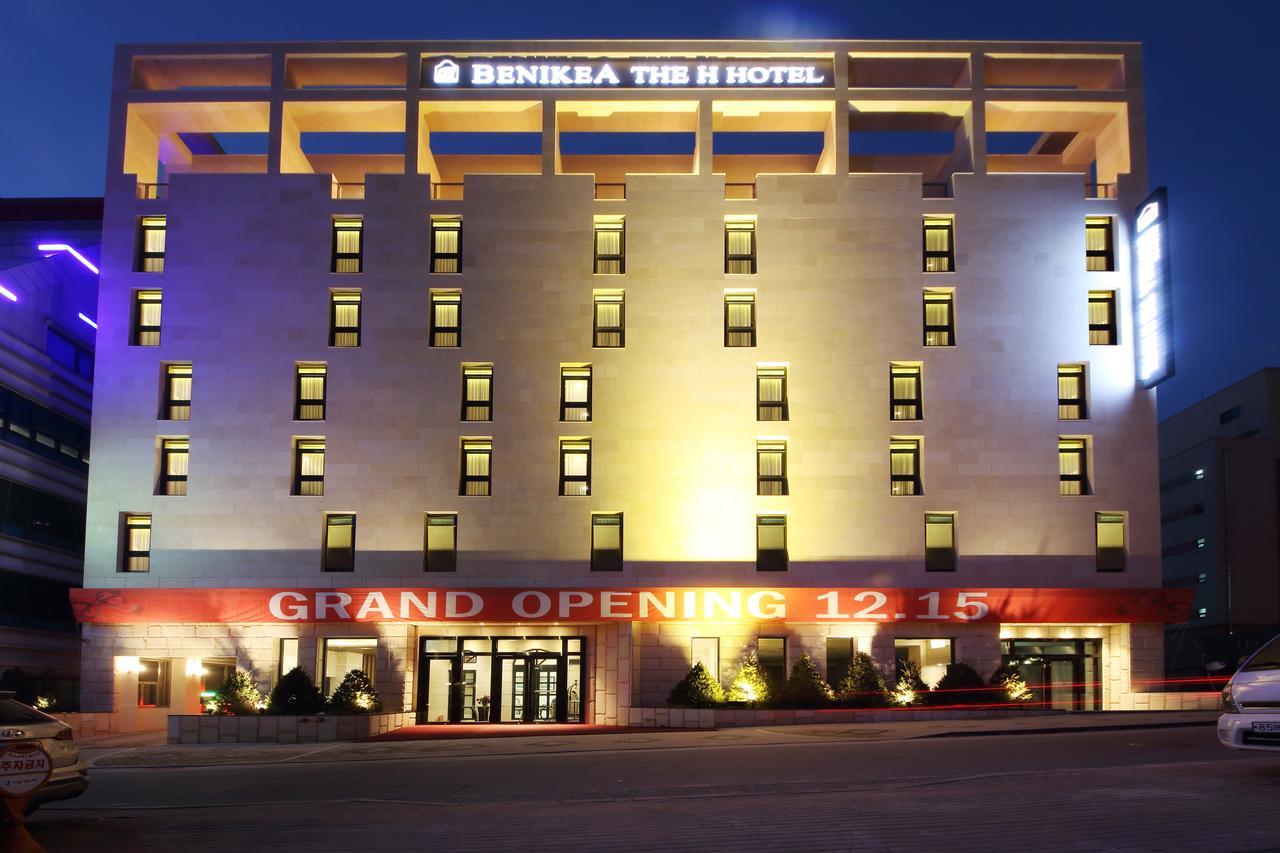 Benikea The H Hotel Hwaseong Exteriör bild