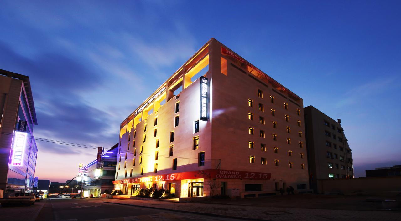 Benikea The H Hotel Hwaseong Exteriör bild