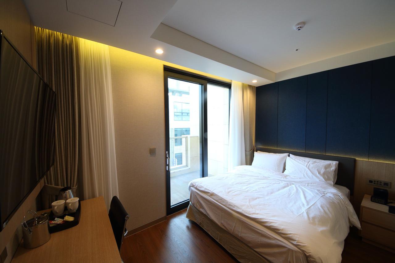 Benikea The H Hotel Hwaseong Exteriör bild