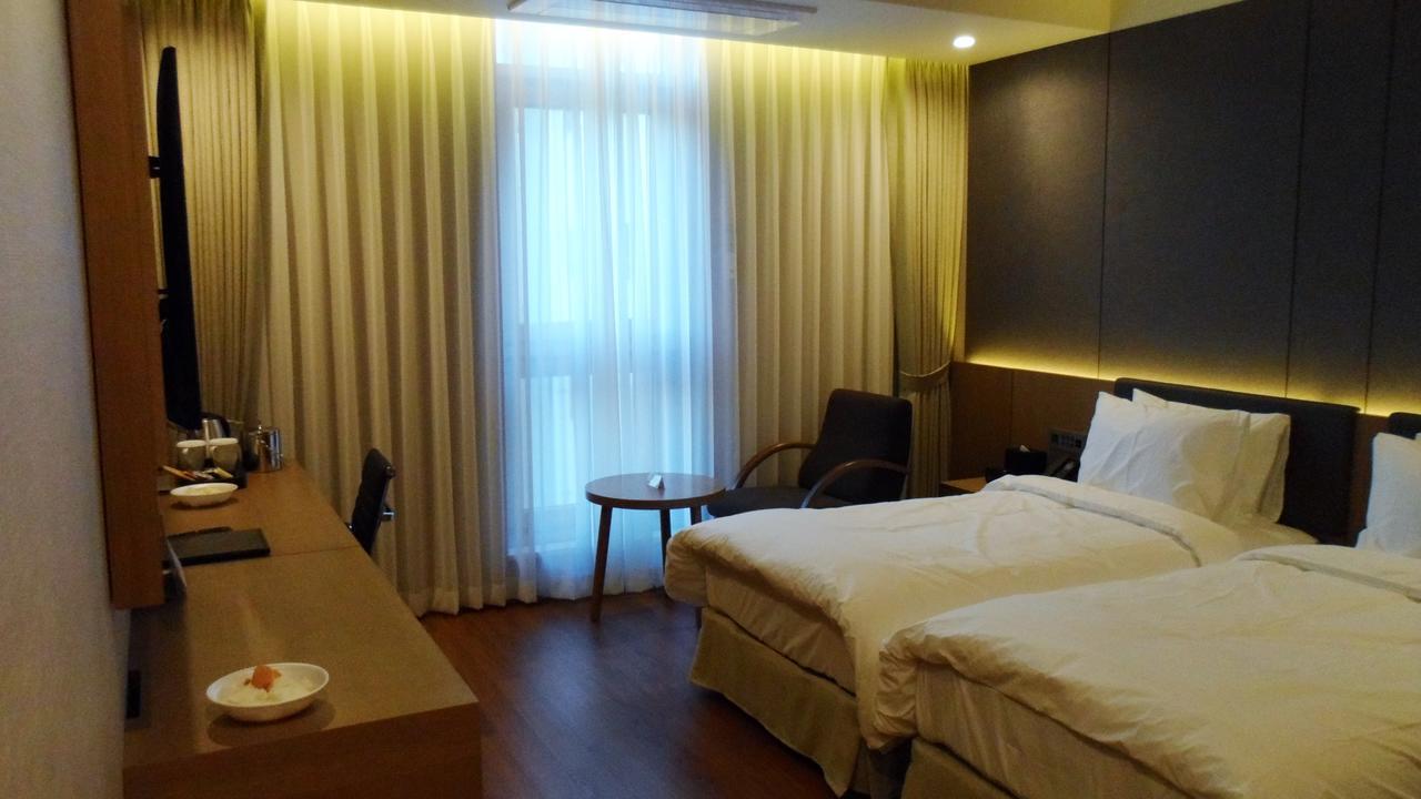 Benikea The H Hotel Hwaseong Exteriör bild